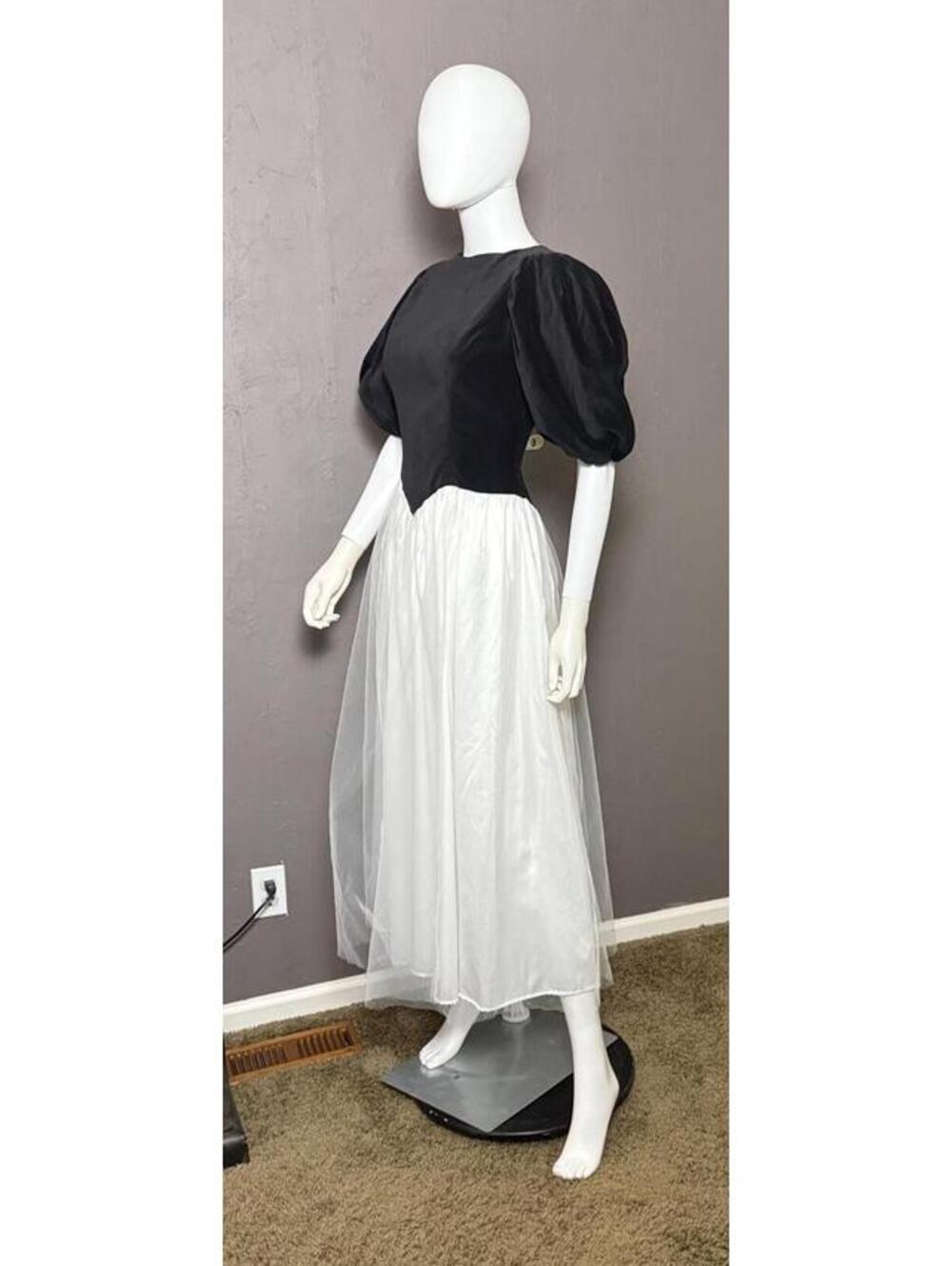 1980's Black Velvet + White Chiffon Party Dress Puff Sleeves Princess Waist M-L - Picture 2 of 8